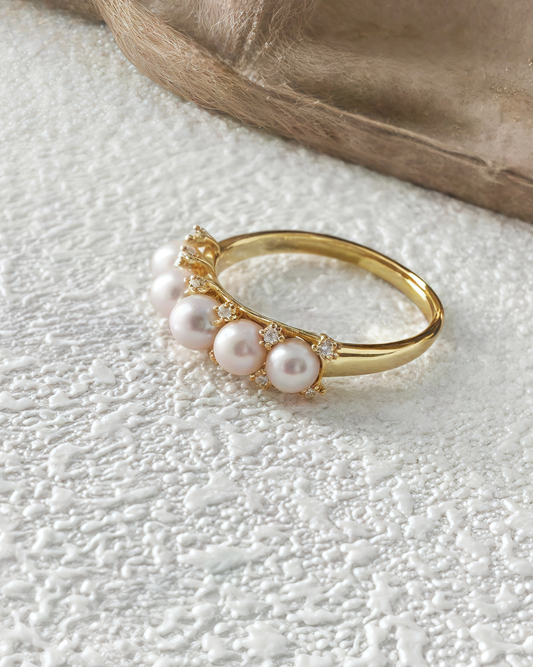 Row of Diamonds Pearl Ring™