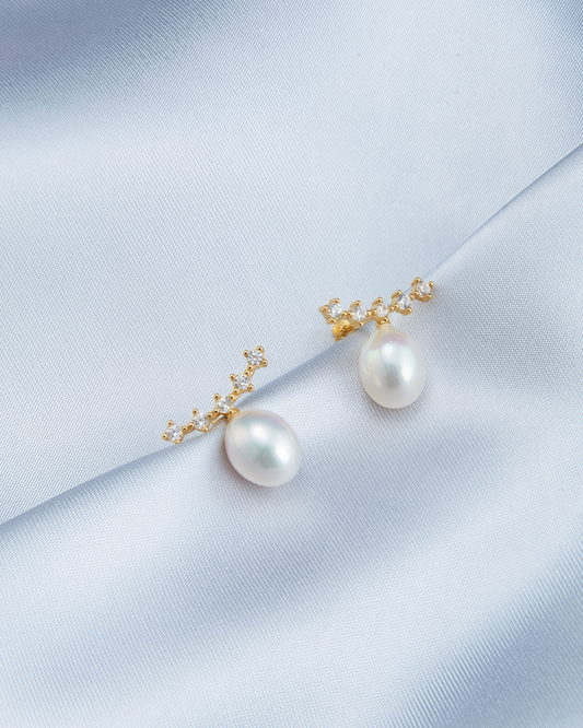 Row of Diamond Pearl Earrings™