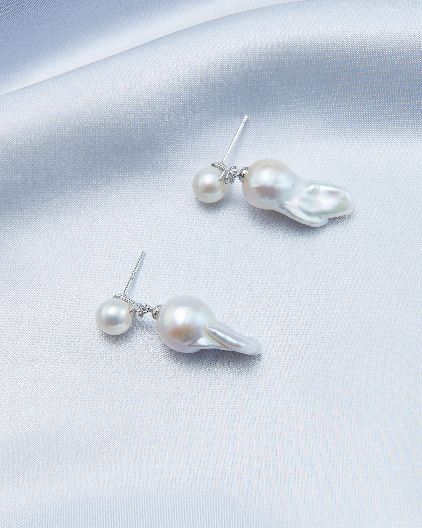 Mini Pearl Small Baroque Earrings