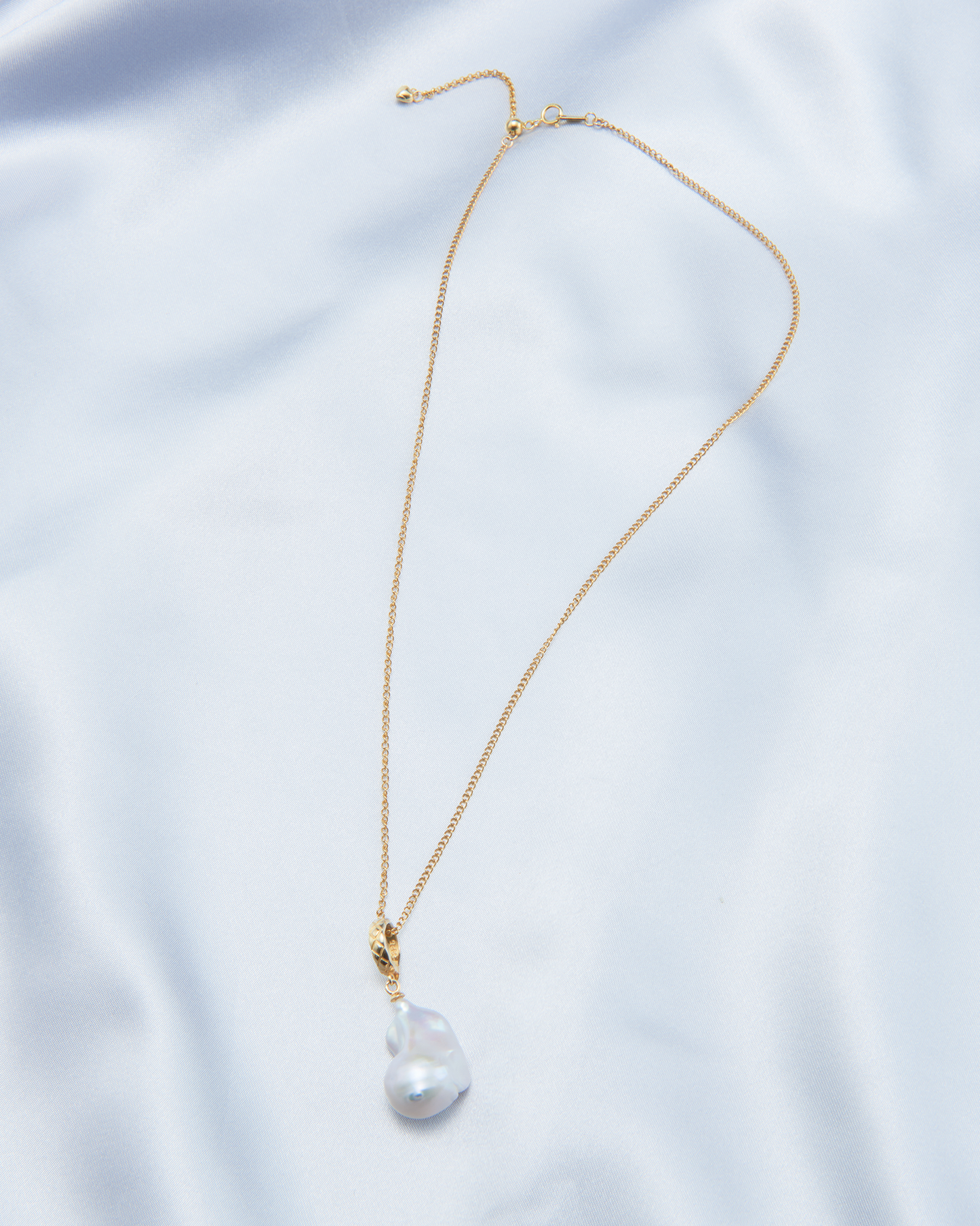 Gold Large Baroque Universal Clasp Necklace