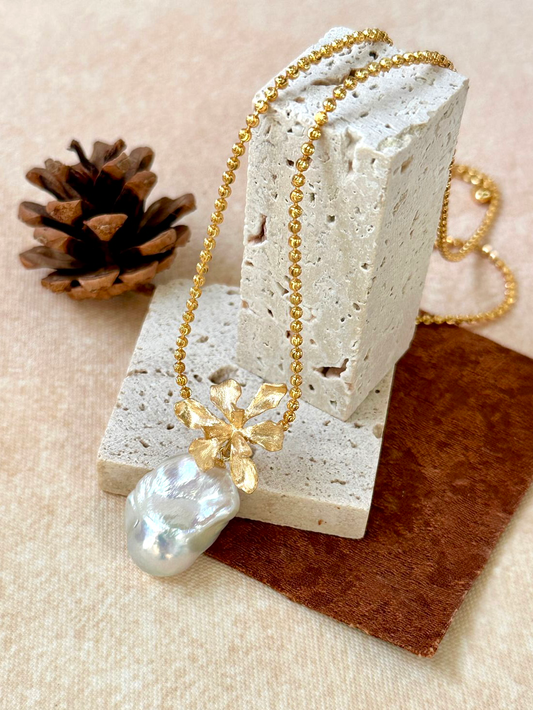 Golden Flower Baroque Pearl Necklace
