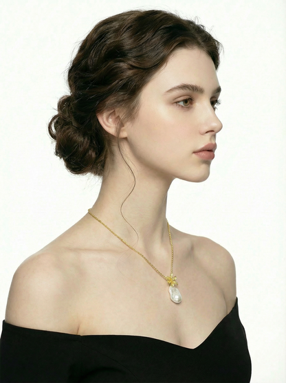Golden Flower Baroque Pearl Necklace