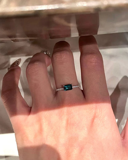 Emerald Line Ring