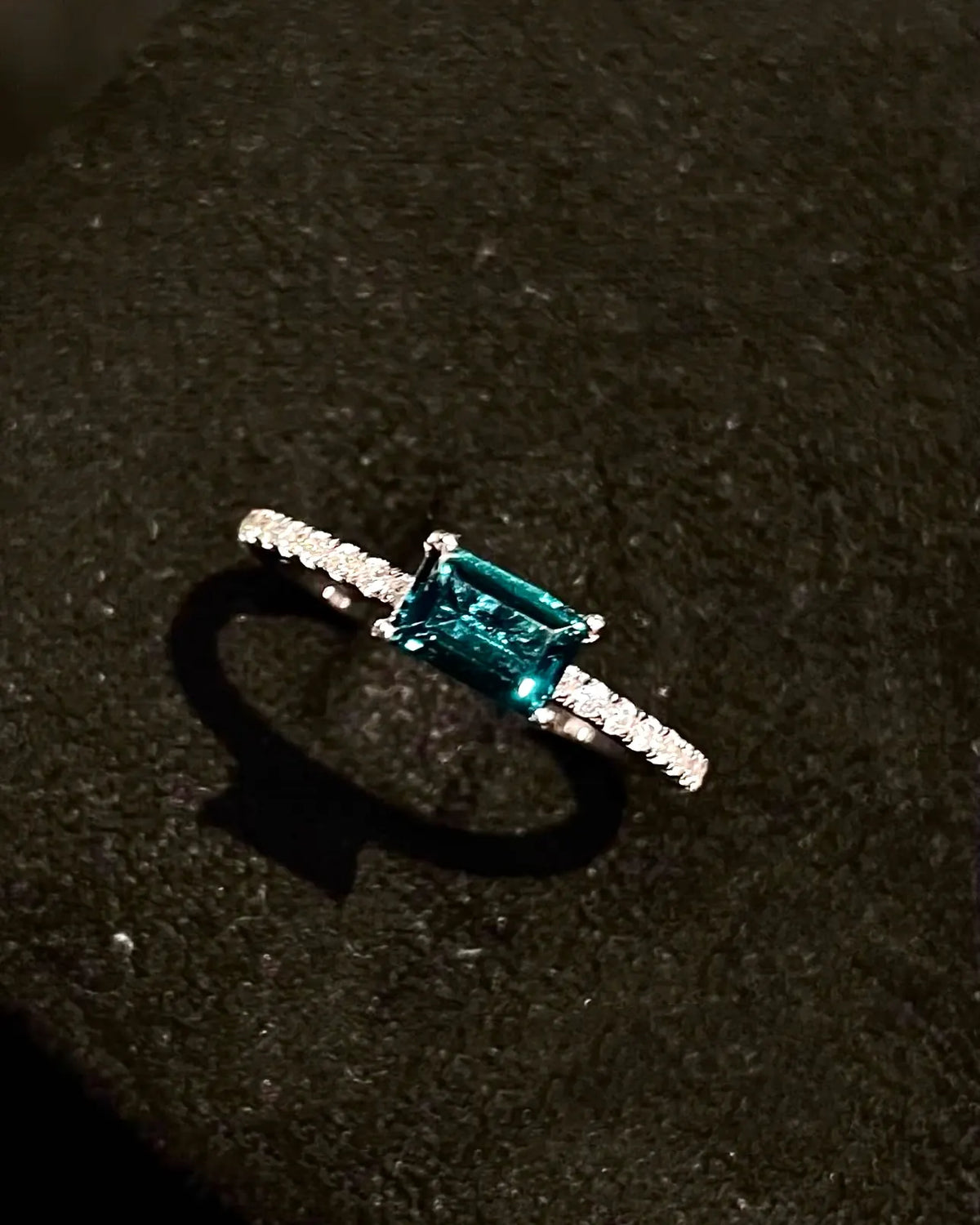 Emerald Line Ring