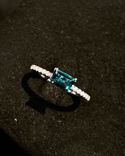 Emerald Line Ring