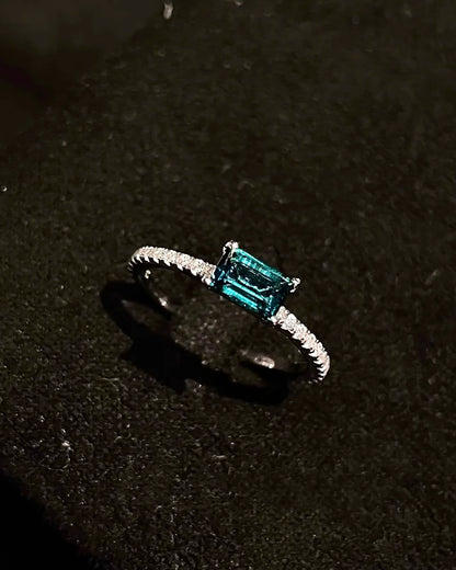 Emerald Line Ring