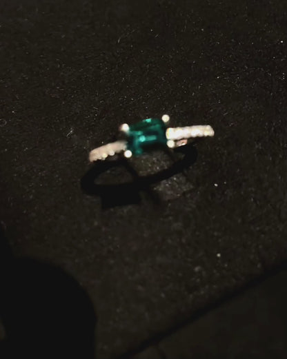 Emerald Line Ring
